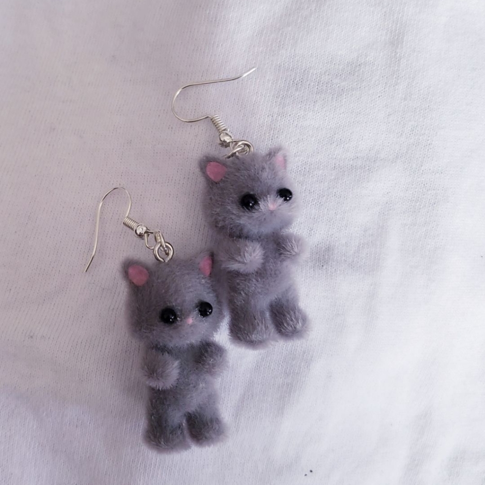 Grey kitten earrings